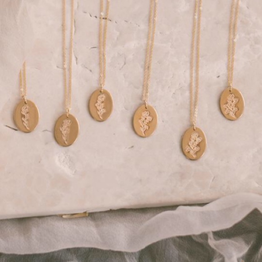 Bohemian Floral Family Minimalist Gold Necklace - Picture 7 of 16